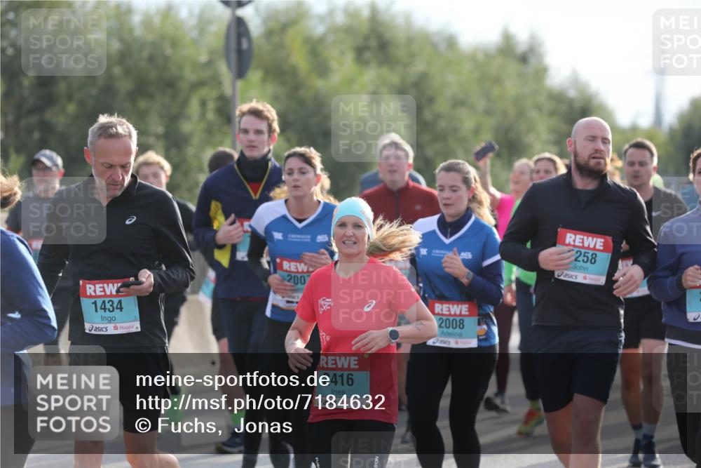 03.10.2024 - Köhlbrandbrückenlauf Fuchs,  Jonas http://msf.ph/oto/7184632 03.10.2024 09:19:06 Position 3 1434, 200, 2416, 258, 2008 meine-sportfotos.de