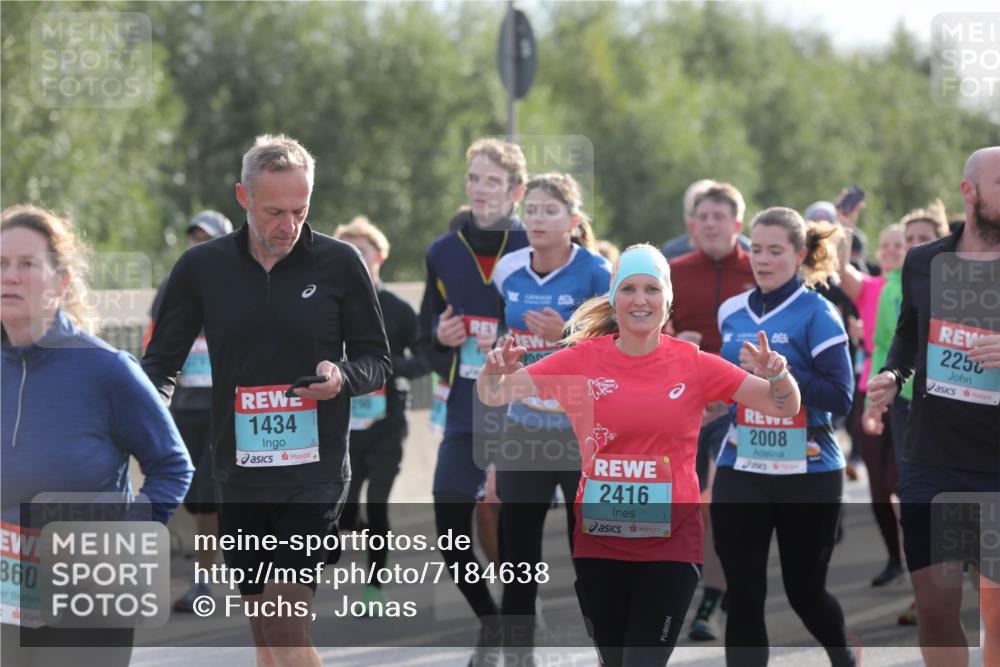 03.10.2024 - Köhlbrandbrückenlauf Fuchs,  Jonas http://msf.ph/oto/7184638 03.10.2024 09:19:06 Position 3 860, 1434, 2416, 2008, 2250 meine-sportfotos.de
