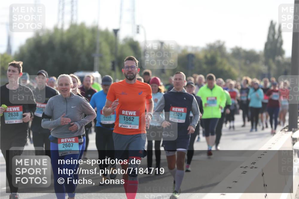 03.10.2024 - Köhlbrandbrückenlauf Fuchs,  Jonas http://msf.ph/oto/7184719 03.10.2024 09:19:13 Position 3 2638, 2607, 2855, 1562, 2529 meine-sportfotos.de