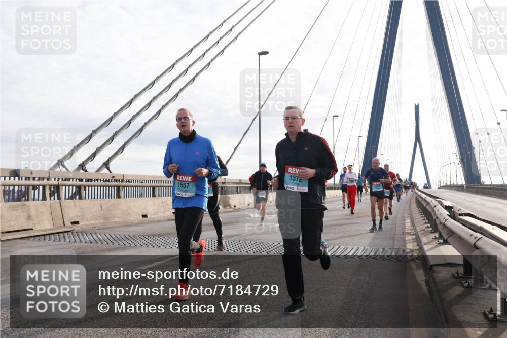 03.10.2024 - Köhlbrandbrückenlauf Matties Gatica Varas http://msf.ph/oto/7184729 03.10.2024 09:25:38 Position 2 1557, 1372 meine-sportfotos.de