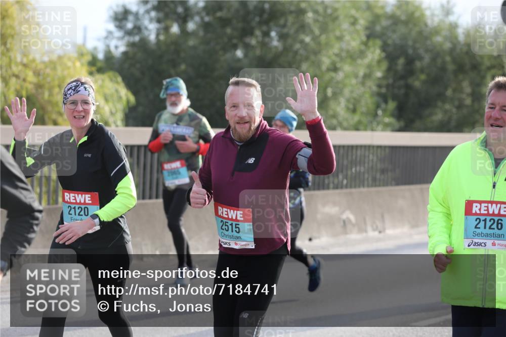 03.10.2024 - Köhlbrandbrückenlauf Fuchs,  Jonas http://msf.ph/oto/7184741 03.10.2024 09:19:23 Position 3 2120, 2006, 2515, 2126 meine-sportfotos.de