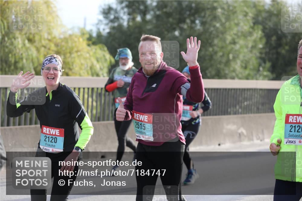 03.10.2024 - Köhlbrandbrückenlauf Fuchs,  Jonas http://msf.ph/oto/7184747 03.10.2024 09:19:23 Position 3 2120, 2515, 2120 meine-sportfotos.de