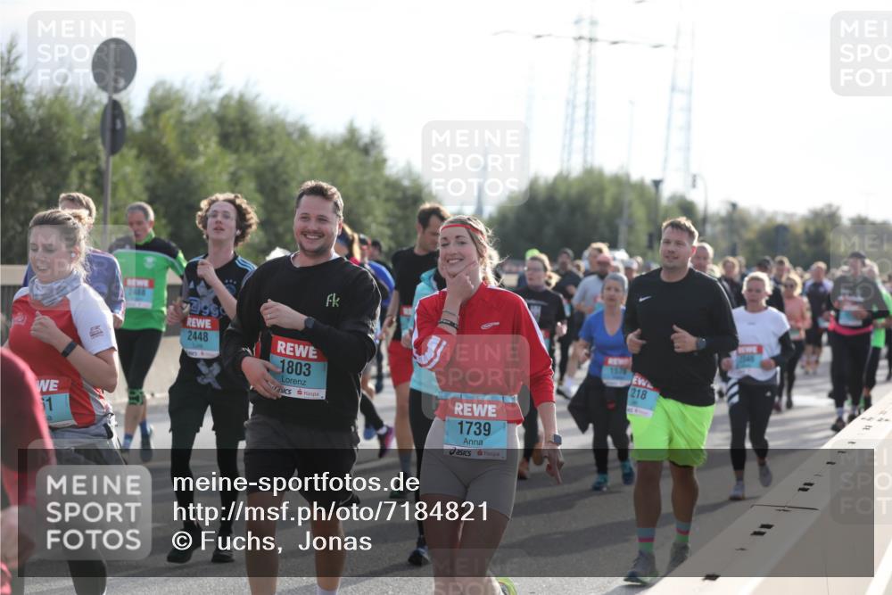 03.10.2024 - Köhlbrandbrückenlauf Fuchs,  Jonas http://msf.ph/oto/7184821 03.10.2024 09:19:29 Position 3 61, 2488, 74999, 2448, 1803, 1739, 1578, 218 meine-sportfotos.de
