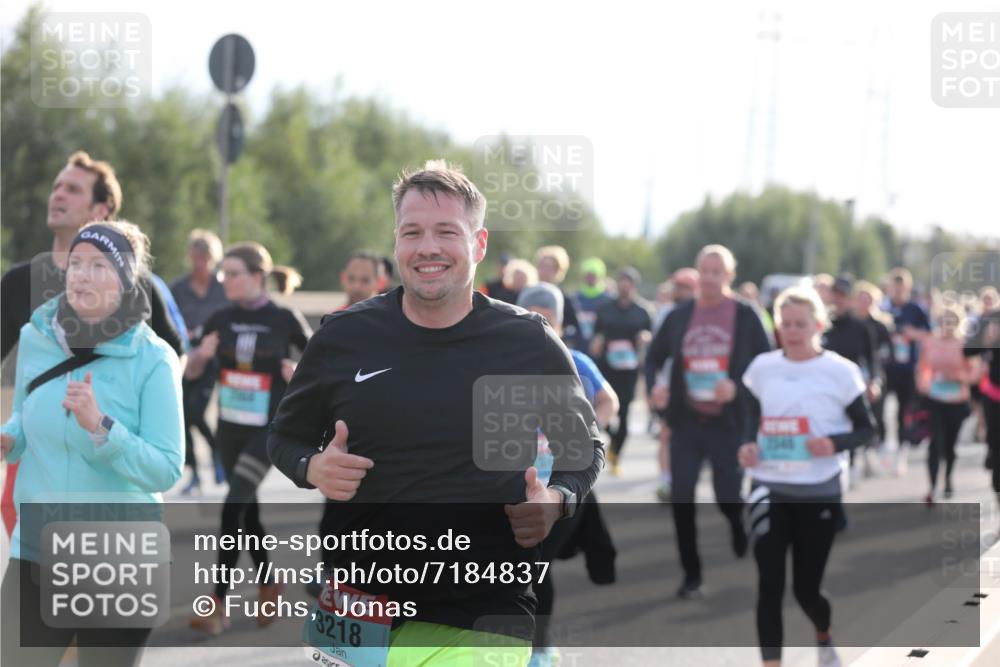03.10.2024 - Köhlbrandbrückenlauf Fuchs,  Jonas http://msf.ph/oto/7184837 03.10.2024 09:19:32 Position 3 3218 meine-sportfotos.de