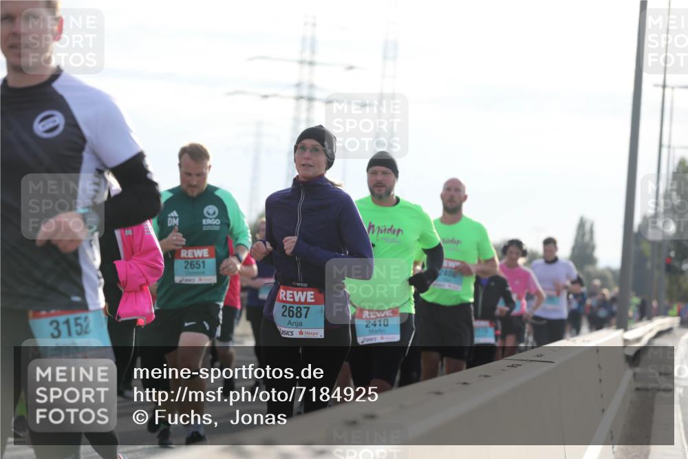 03.10.2024 - Köhlbrandbrückenlauf Fuchs,  Jonas http://msf.ph/oto/7184925 03.10.2024 09:19:42 Position 3 3152, 2651, 2687, 2410 meine-sportfotos.de