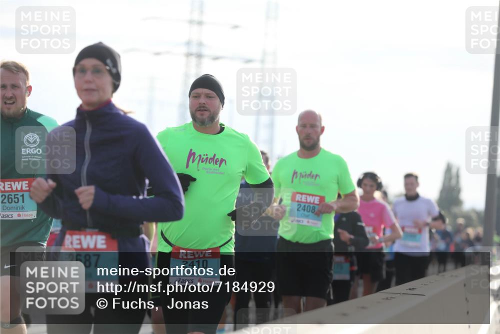 03.10.2024 - Köhlbrandbrückenlauf Fuchs,  Jonas http://msf.ph/oto/7184929 03.10.2024 09:19:43 Position 3 2651, 2408, 2687, 2410 meine-sportfotos.de