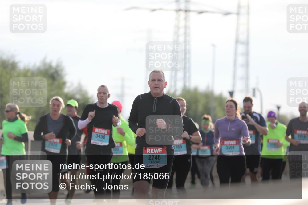 03.10.2024 - Köhlbrandbrückenlauf Fuchs,  Jonas http://msf.ph/oto/7185066 03.10.2024 09:19:56 Position 3 2920, 3450, 1765, 3491, 2748 meine-sportfotos.de