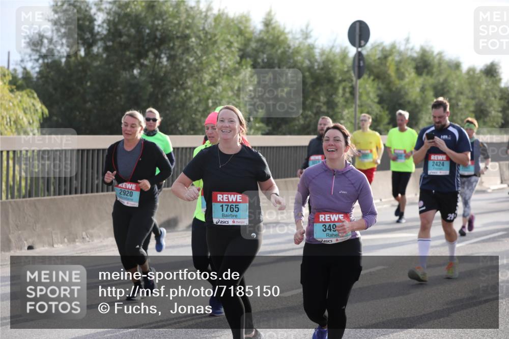 03.10.2024 - Köhlbrandbrückenlauf Fuchs,  Jonas http://msf.ph/oto/7185150 03.10.2024 09:20:02 Position 3 2920, 1765, 349, 2424 meine-sportfotos.de