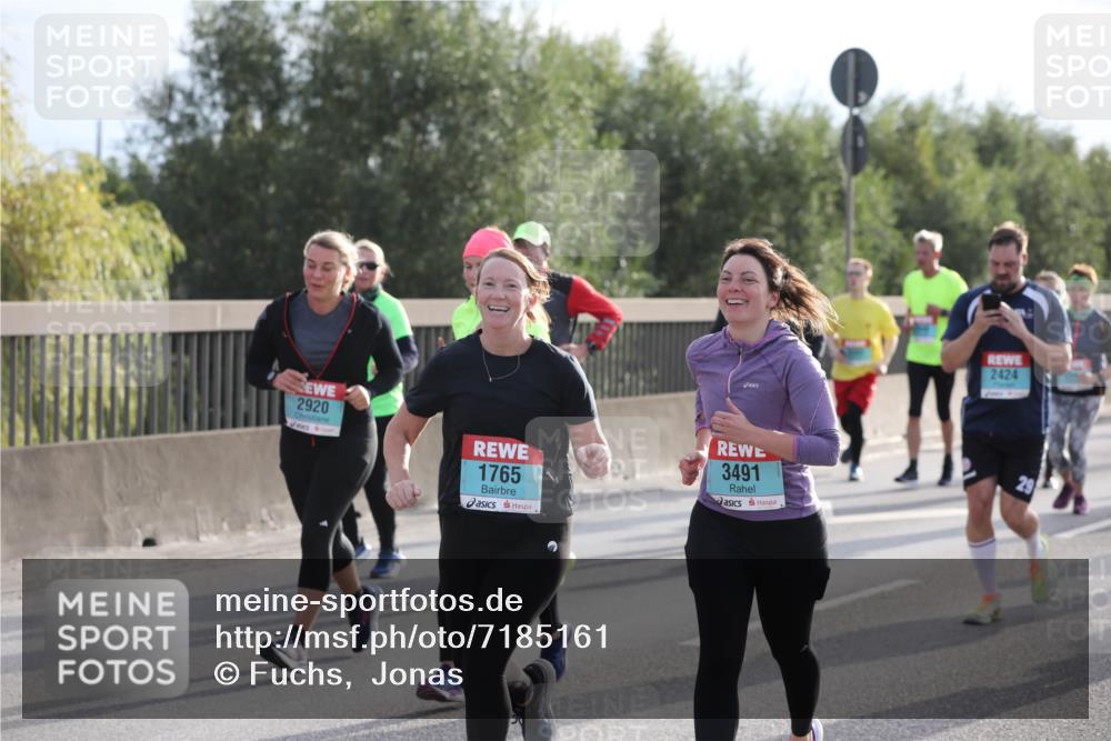03.10.2024 - Köhlbrandbrückenlauf Fuchs,  Jonas http://msf.ph/oto/7185161 03.10.2024 09:20:02 Position 3 2424, 2920, 1765, 3491 meine-sportfotos.de