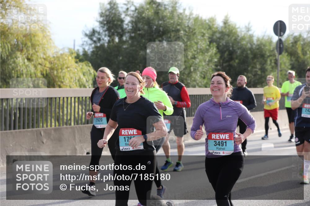 03.10.2024 - Köhlbrandbrückenlauf Fuchs,  Jonas http://msf.ph/oto/7185180 03.10.2024 09:20:02 Position 3 2920, 176, 3491, 242 meine-sportfotos.de
