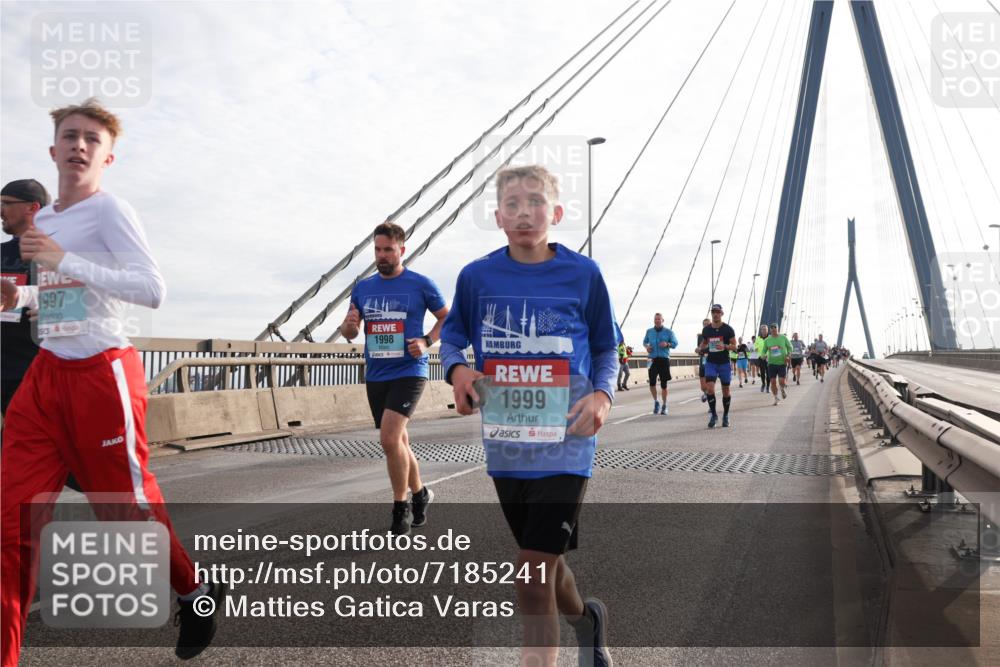 03.10.2024 - Köhlbrandbrückenlauf Matties Gatica Varas http://msf.ph/oto/7185241 03.10.2024 09:25:43 Position 2 1997, 1998, 1999 meine-sportfotos.de
