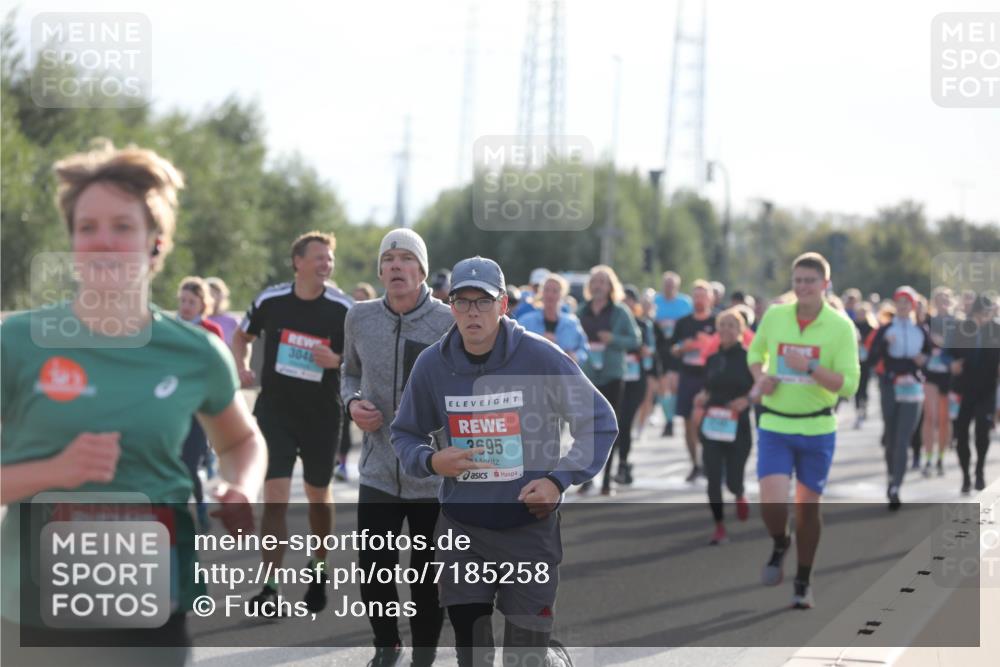 03.10.2024 - Köhlbrandbrückenlauf Fuchs,  Jonas http://msf.ph/oto/7185258 03.10.2024 09:20:13 Position 3 3239, 3048, 2595 meine-sportfotos.de