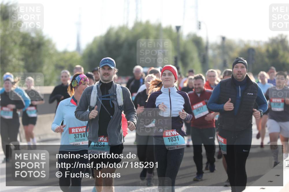 03.10.2024 - Köhlbrandbrückenlauf Fuchs,  Jonas http://msf.ph/oto/7185291 03.10.2024 09:20:19 Position 3 3714, 1034, 3677, 231, 1031, 15, 3738 meine-sportfotos.de