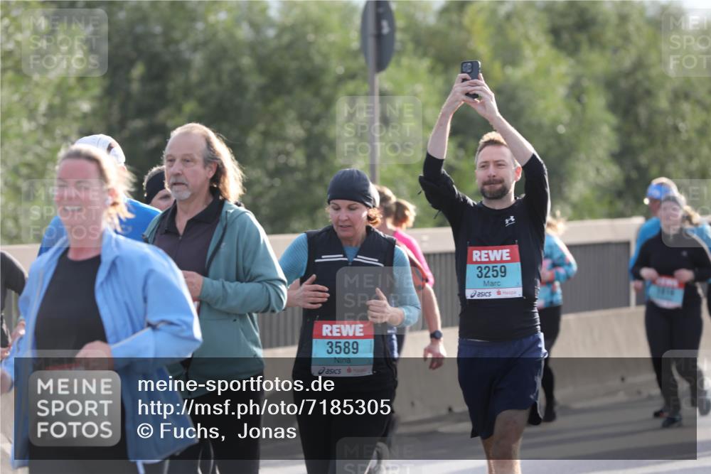 03.10.2024 - Köhlbrandbrückenlauf Fuchs,  Jonas http://msf.ph/oto/7185305 03.10.2024 09:20:21 Position 3 2946, 3589, 3259 meine-sportfotos.de