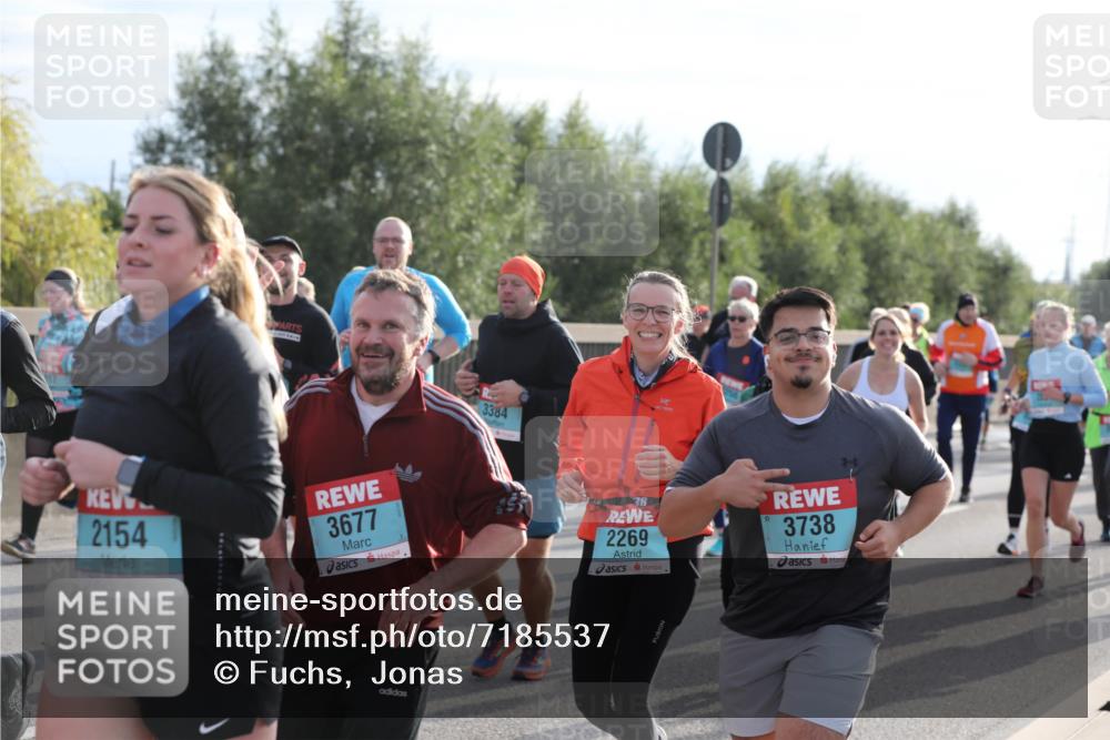 03.10.2024 - Köhlbrandbrückenlauf Fuchs,  Jonas http://msf.ph/oto/7185537 03.10.2024 09:20:27 Position 3 2154, 3677, 3384, 3, 2269, 3738 meine-sportfotos.de