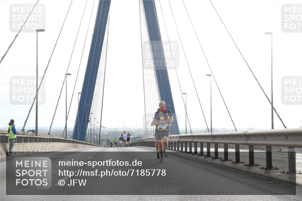 03.10.2024 - Köhlbrandbrückenlauf Jannik Wohlers http://msf.ph/oto/7185778 03.10.2024 09:17:48 Position 1 1054 meine-sportfotos.de