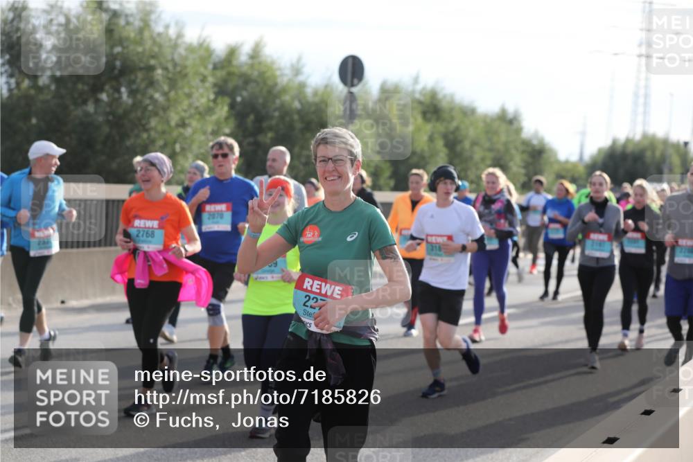 03.10.2024 - Köhlbrandbrückenlauf Fuchs,  Jonas http://msf.ph/oto/7185826 03.10.2024 09:20:36 Position 3 2070, 2768, 227, 318, 2147 meine-sportfotos.de