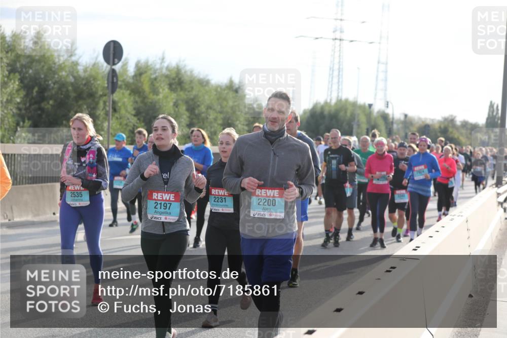 03.10.2024 - Köhlbrandbrückenlauf Fuchs,  Jonas http://msf.ph/oto/7185861 03.10.2024 09:20:38 Position 3 2535, 2197, 2231, 2200 meine-sportfotos.de