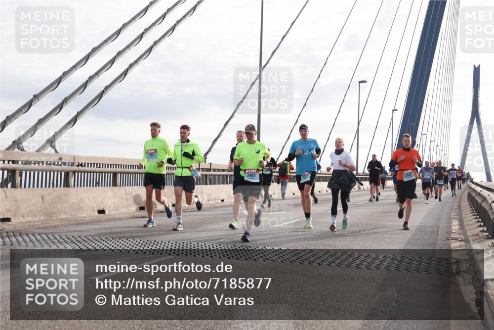 03.10.2024 - Köhlbrandbrückenlauf Matties Gatica Varas http://msf.ph/oto/7185877 03.10.2024 09:25:54 Position 2 1655, 2062, 2422 meine-sportfotos.de