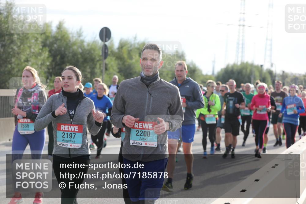03.10.2024 - Köhlbrandbrückenlauf Fuchs,  Jonas http://msf.ph/oto/7185878 03.10.2024 09:20:39 Position 3 2535, 2197, 2200 meine-sportfotos.de