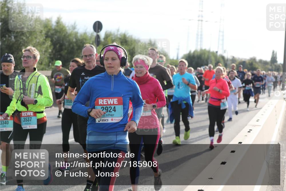 03.10.2024 - Köhlbrandbrückenlauf Fuchs,  Jonas http://msf.ph/oto/7185908 03.10.2024 09:20:43 Position 3 3340, 3537, 2850, 2924 meine-sportfotos.de