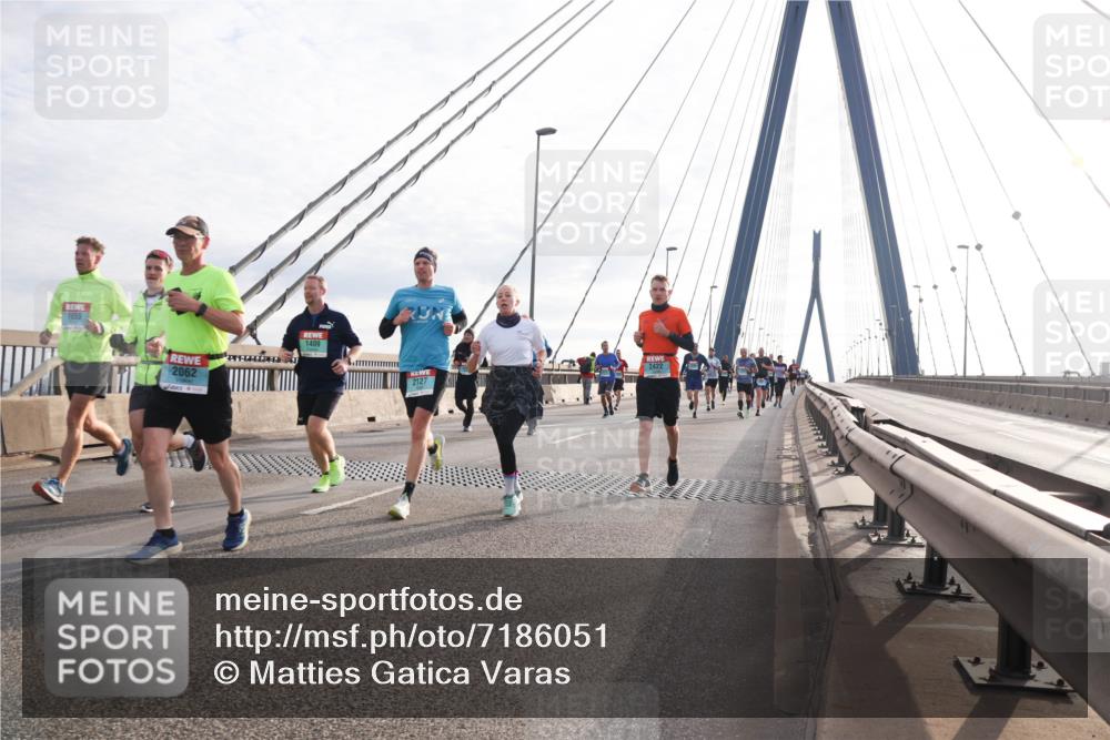 03.10.2024 - Köhlbrandbrückenlauf Matties Gatica Varas http://msf.ph/oto/7186051 03.10.2024 09:25:55 Position 2 1655, 1409, 2062, 2422, 2127 meine-sportfotos.de