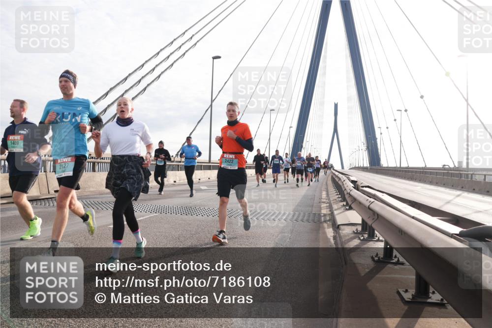03.10.2024 - Köhlbrandbrückenlauf Matties Gatica Varas http://msf.ph/oto/7186108 03.10.2024 09:25:56 Position 2 1409, 2127, 2422 meine-sportfotos.de
