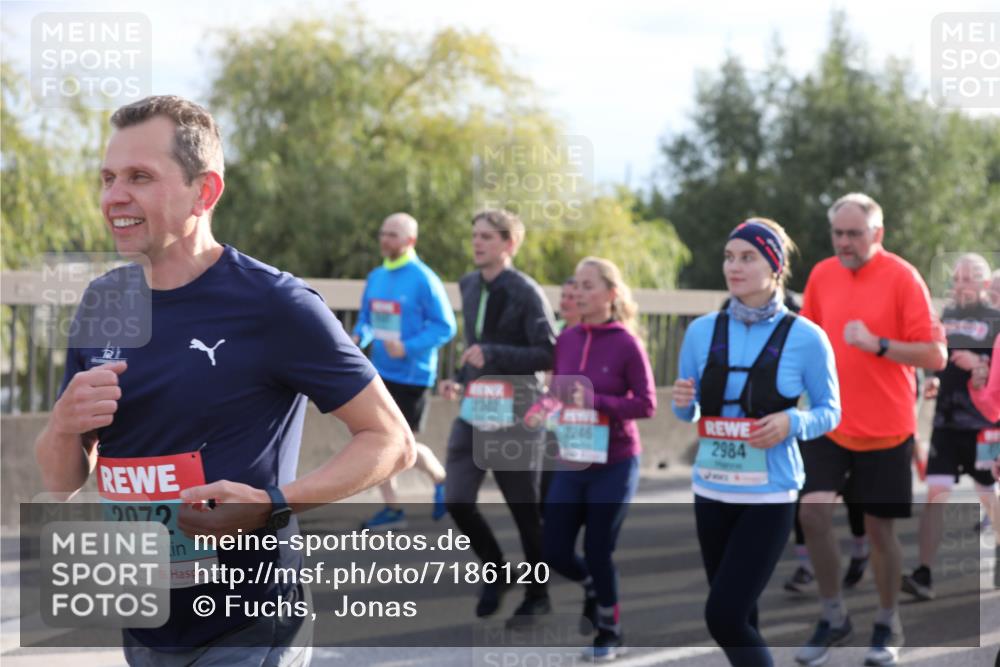 03.10.2024 - Köhlbrandbrückenlauf Fuchs,  Jonas http://msf.ph/oto/7186120 03.10.2024 09:20:51 Position 3 2972, 2246, 2984 meine-sportfotos.de