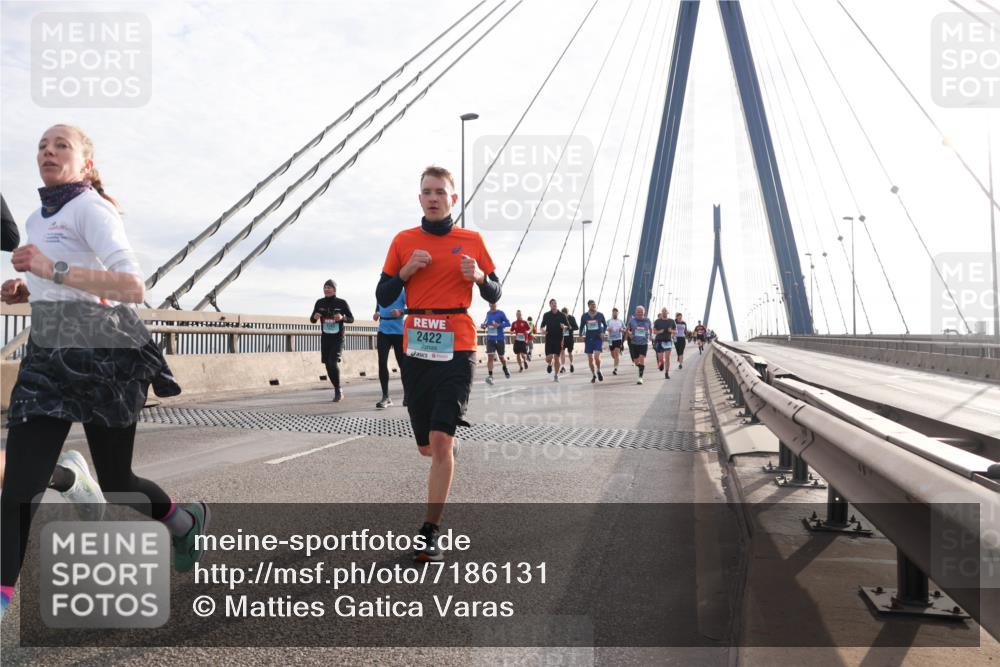 03.10.2024 - Köhlbrandbrückenlauf Matties Gatica Varas http://msf.ph/oto/7186131 03.10.2024 09:25:56 Position 2 2422 meine-sportfotos.de
