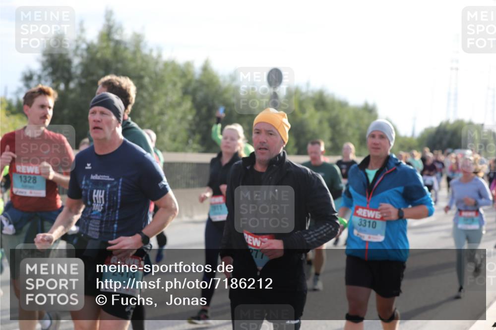 03.10.2024 - Köhlbrandbrückenlauf Fuchs,  Jonas http://msf.ph/oto/7186212 03.10.2024 09:20:53 Position 3 1328, 2413, 77, 3310 meine-sportfotos.de