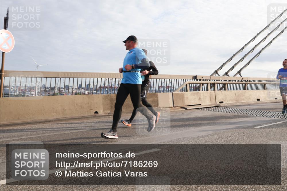03.10.2024 - Köhlbrandbrückenlauf Matties Gatica Varas http://msf.ph/oto/7186269 03.10.2024 09:25:59 Position 2  meine-sportfotos.de