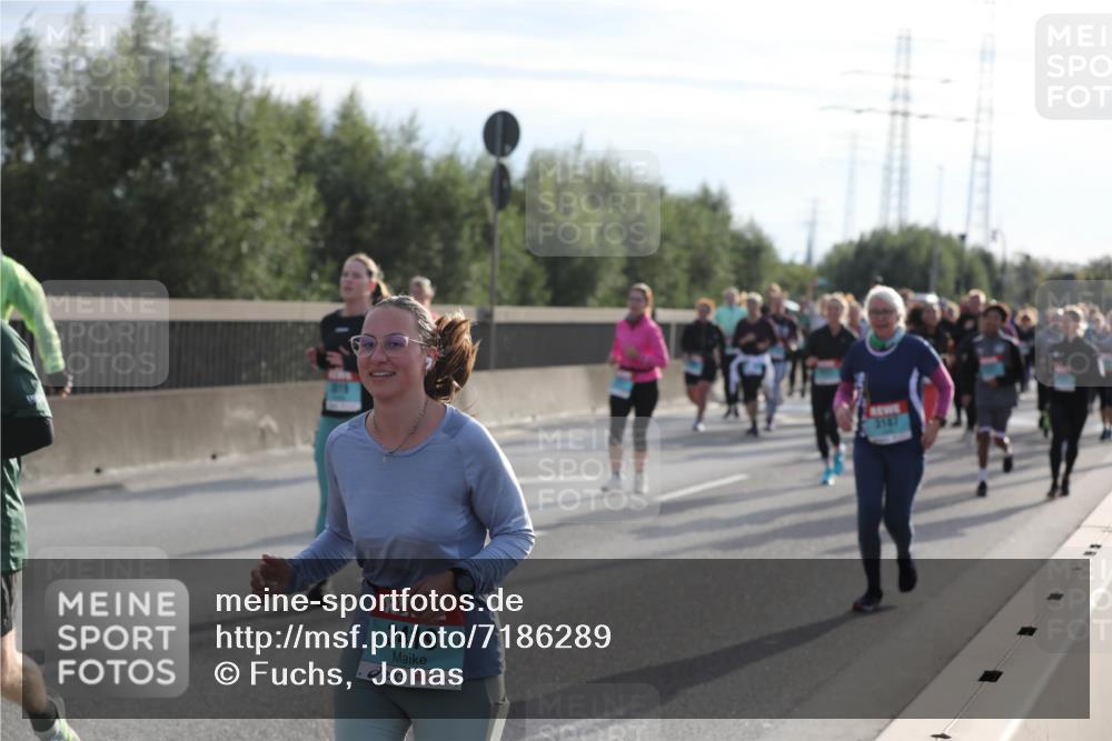 03.10.2024 - Köhlbrandbrückenlauf Fuchs,  Jonas http://msf.ph/oto/7186289 03.10.2024 09:20:55 Position 3 3419, 3187, 11 meine-sportfotos.de
