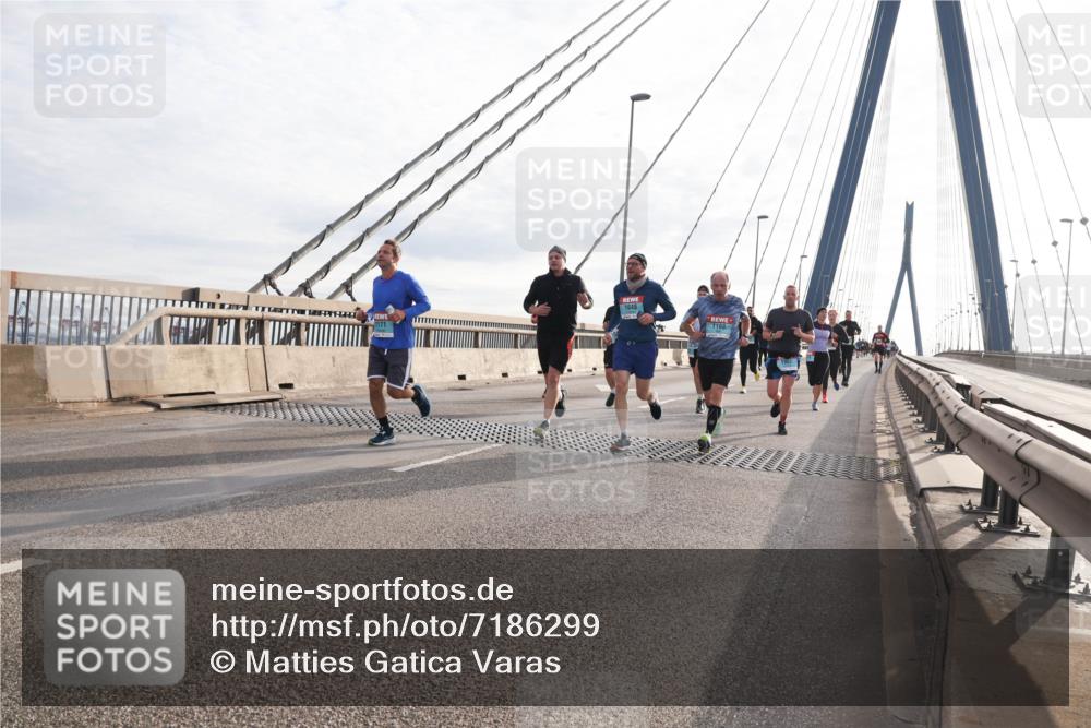 03.10.2024 - Köhlbrandbrückenlauf Matties Gatica Varas http://msf.ph/oto/7186299 03.10.2024 09:25:59 Position 2 1649, 1171, 1168 meine-sportfotos.de