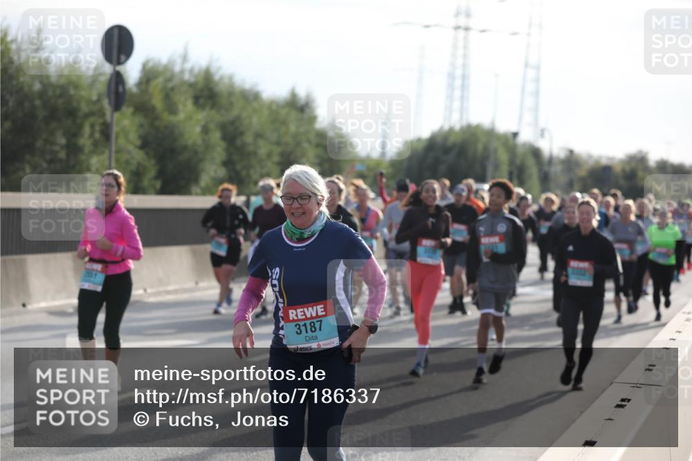 03.10.2024 - Köhlbrandbrückenlauf Fuchs,  Jonas http://msf.ph/oto/7186337 03.10.2024 09:20:57 Position 3 3187 meine-sportfotos.de