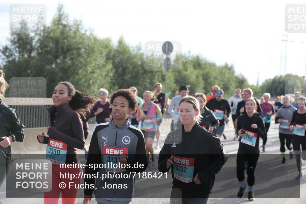 03.10.2024 - Köhlbrandbrückenlauf Fuchs,  Jonas http://msf.ph/oto/7186421 03.10.2024 09:21:01 Position 3 3330, 333, 3332, 2936 meine-sportfotos.de