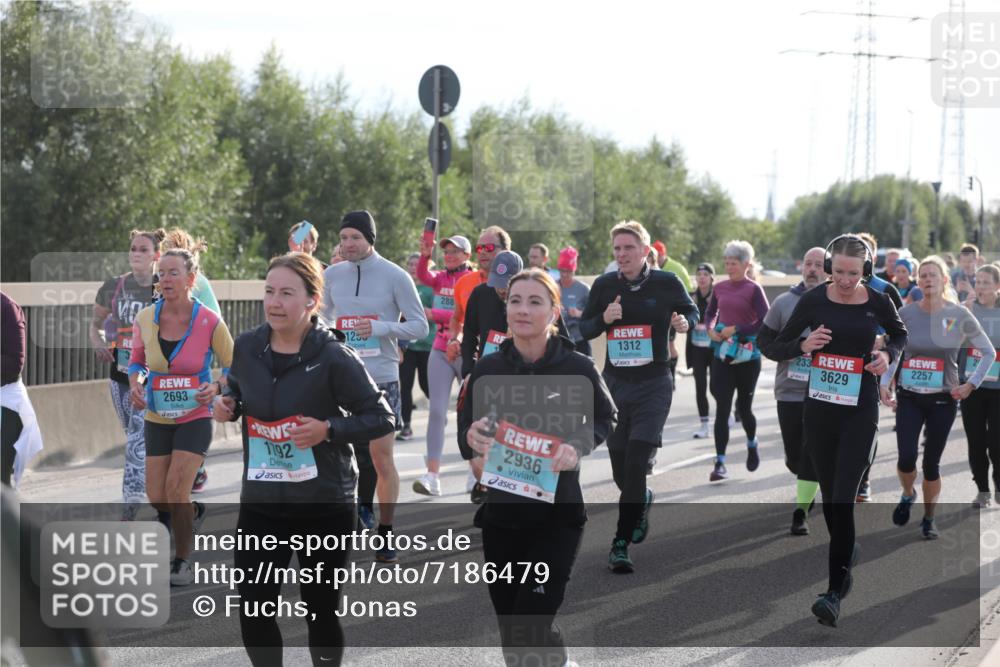 03.10.2024 - Köhlbrandbrückenlauf Fuchs,  Jonas http://msf.ph/oto/7186479 03.10.2024 09:21:02 Position 3 1250, 288, 1312, 2693, 1192, 2936, 233, 2257, 3629 meine-sportfotos.de