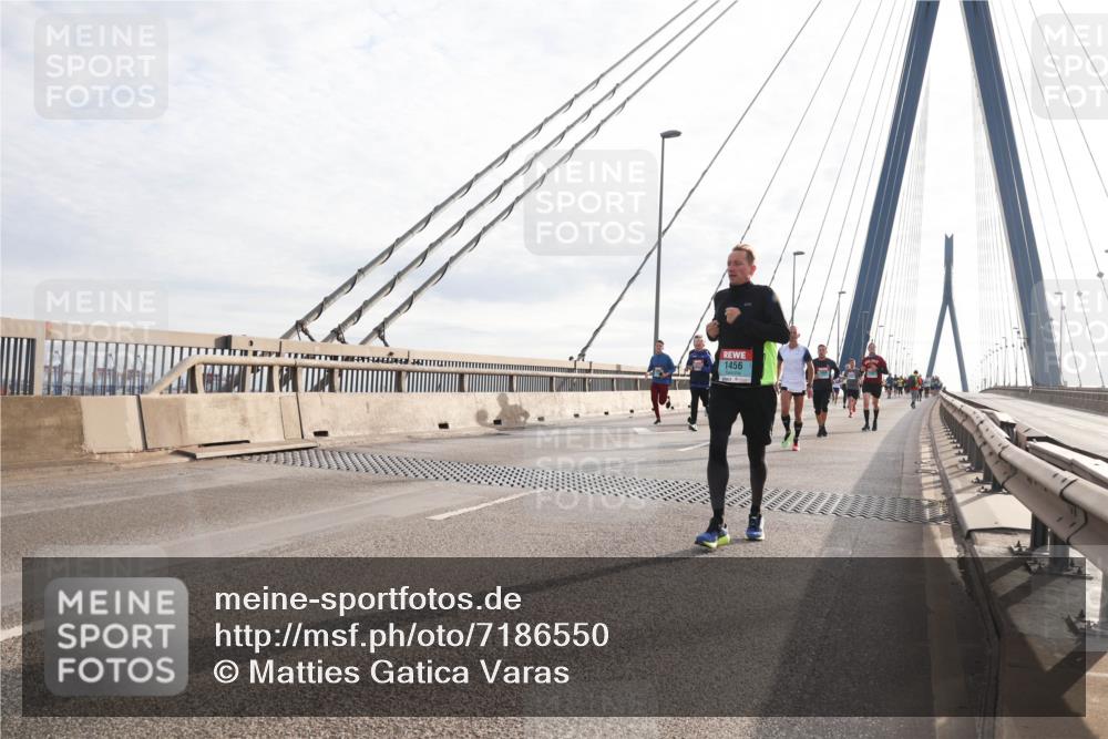 03.10.2024 - Köhlbrandbrückenlauf Matties Gatica Varas http://msf.ph/oto/7186550 03.10.2024 09:26:04 Position 2 1456 meine-sportfotos.de
