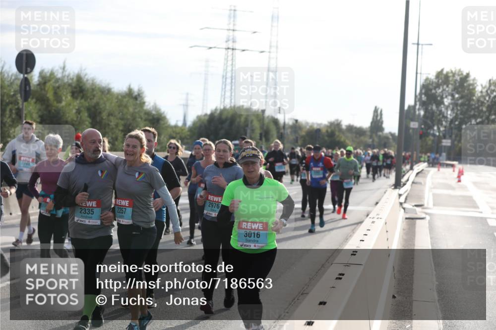 03.10.2024 - Köhlbrandbrückenlauf Fuchs,  Jonas http://msf.ph/oto/7186563 03.10.2024 09:21:04 Position 3 2744, 2335, 2257, 2976, 3016 meine-sportfotos.de