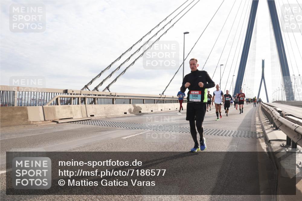 03.10.2024 - Köhlbrandbrückenlauf Matties Gatica Varas http://msf.ph/oto/7186577 03.10.2024 09:26:04 Position 2 1456 meine-sportfotos.de