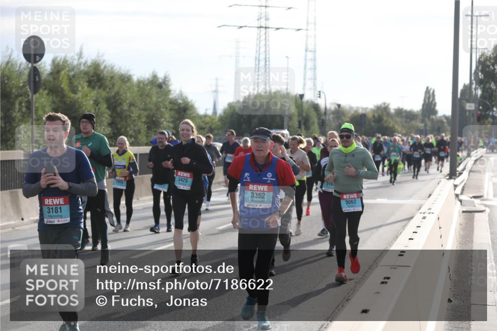03.10.2024 - Köhlbrandbrückenlauf Fuchs,  Jonas http://msf.ph/oto/7186622 03.10.2024 09:21:08 Position 3 3181, 3425, 2424, 3362, 310, 3062 meine-sportfotos.de