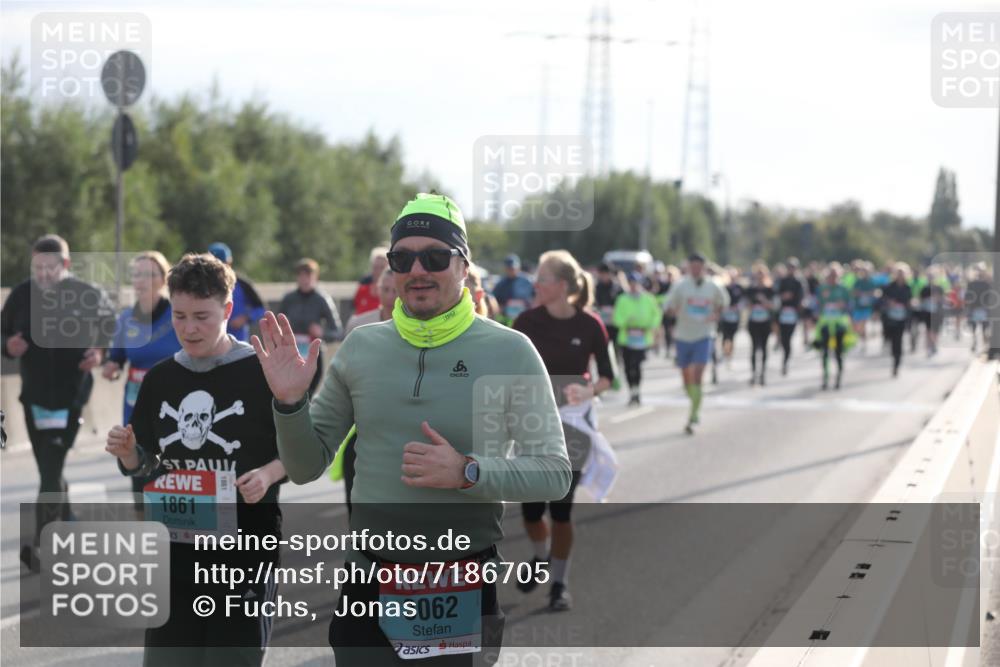 03.10.2024 - Köhlbrandbrückenlauf Fuchs,  Jonas http://msf.ph/oto/7186705 03.10.2024 09:21:12 Position 3 1861, 3062 meine-sportfotos.de