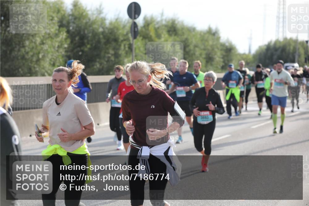 03.10.2024 - Köhlbrandbrückenlauf Fuchs,  Jonas http://msf.ph/oto/7186774 03.10.2024 09:21:14 Position 3 3693 meine-sportfotos.de