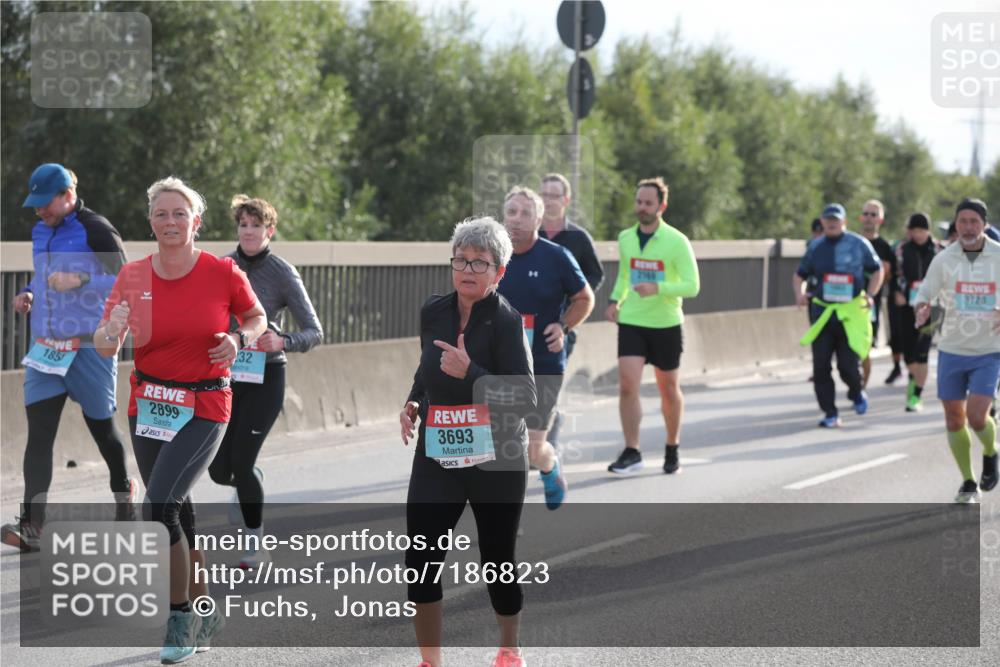 03.10.2024 - Köhlbrandbrückenlauf Fuchs,  Jonas http://msf.ph/oto/7186823 03.10.2024 09:21:16 Position 3 185, 2899, 32, 3693, 2169, 3720 meine-sportfotos.de