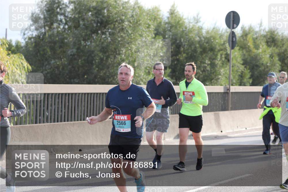 03.10.2024 - Köhlbrandbrückenlauf Fuchs,  Jonas http://msf.ph/oto/7186891 03.10.2024 09:21:17 Position 3 2566, 5 meine-sportfotos.de