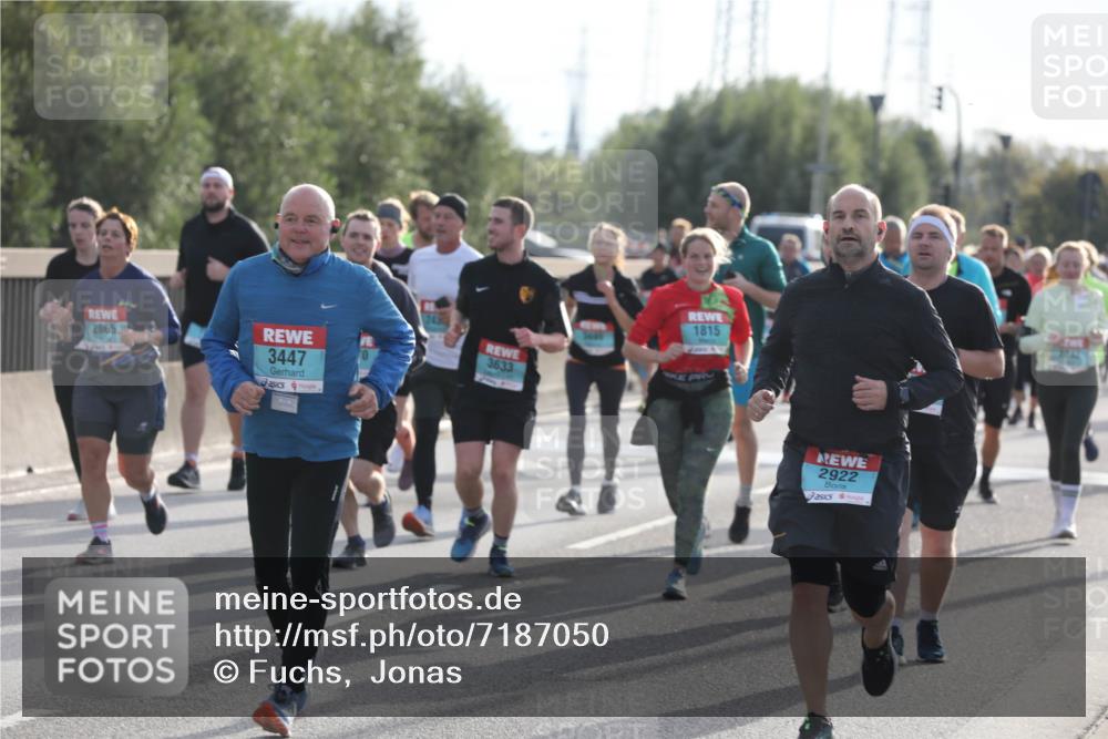 03.10.2024 - Köhlbrandbrückenlauf Fuchs,  Jonas http://msf.ph/oto/7187050 03.10.2024 09:21:26 Position 3 2865, 3447, 3633, 1815, 2922, 2542 meine-sportfotos.de