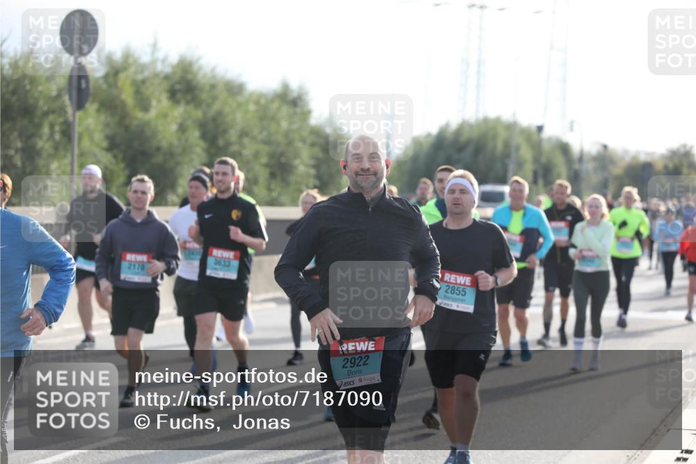 03.10.2024 - Köhlbrandbrückenlauf Fuchs,  Jonas http://msf.ph/oto/7187090 03.10.2024 09:21:28 Position 3 2170, 3633, 2922, 2855 meine-sportfotos.de