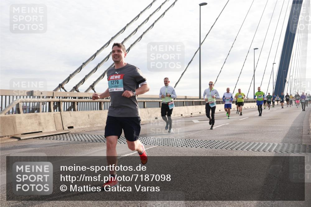 03.10.2024 - Köhlbrandbrückenlauf Matties Gatica Varas http://msf.ph/oto/7187098 03.10.2024 09:26:12 Position 2 1279 meine-sportfotos.de