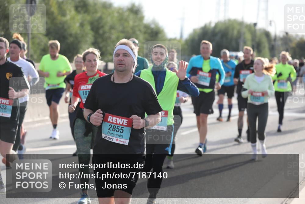 03.10.2024 - Köhlbrandbrückenlauf Fuchs,  Jonas http://msf.ph/oto/7187140 03.10.2024 09:21:29 Position 3 633, 181, 2855 meine-sportfotos.de