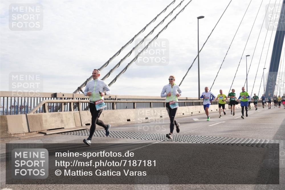 03.10.2024 - Köhlbrandbrückenlauf Matties Gatica Varas http://msf.ph/oto/7187181 03.10.2024 09:26:13 Position 2 1943, 1942 meine-sportfotos.de
