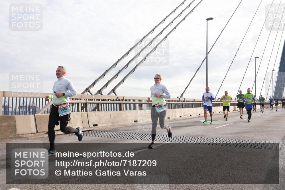 03.10.2024 - Köhlbrandbrückenlauf Matties Gatica Varas http://msf.ph/oto/7187209 03.10.2024 09:26:13 Position 2 1943, 1942 meine-sportfotos.de
